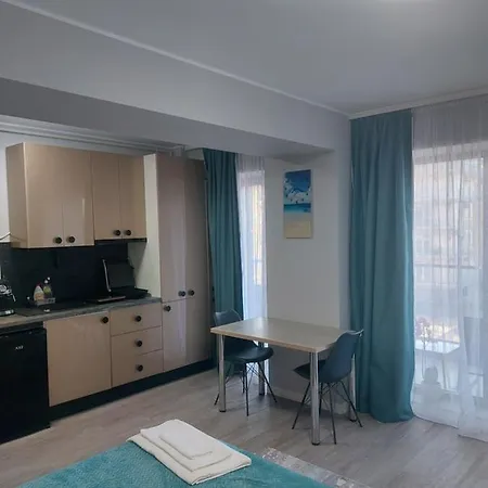 C&m By Zora Apartment